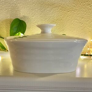 Portmeirion Sophie Conran Collection White Covered Butter Dish 3.5” x 6”